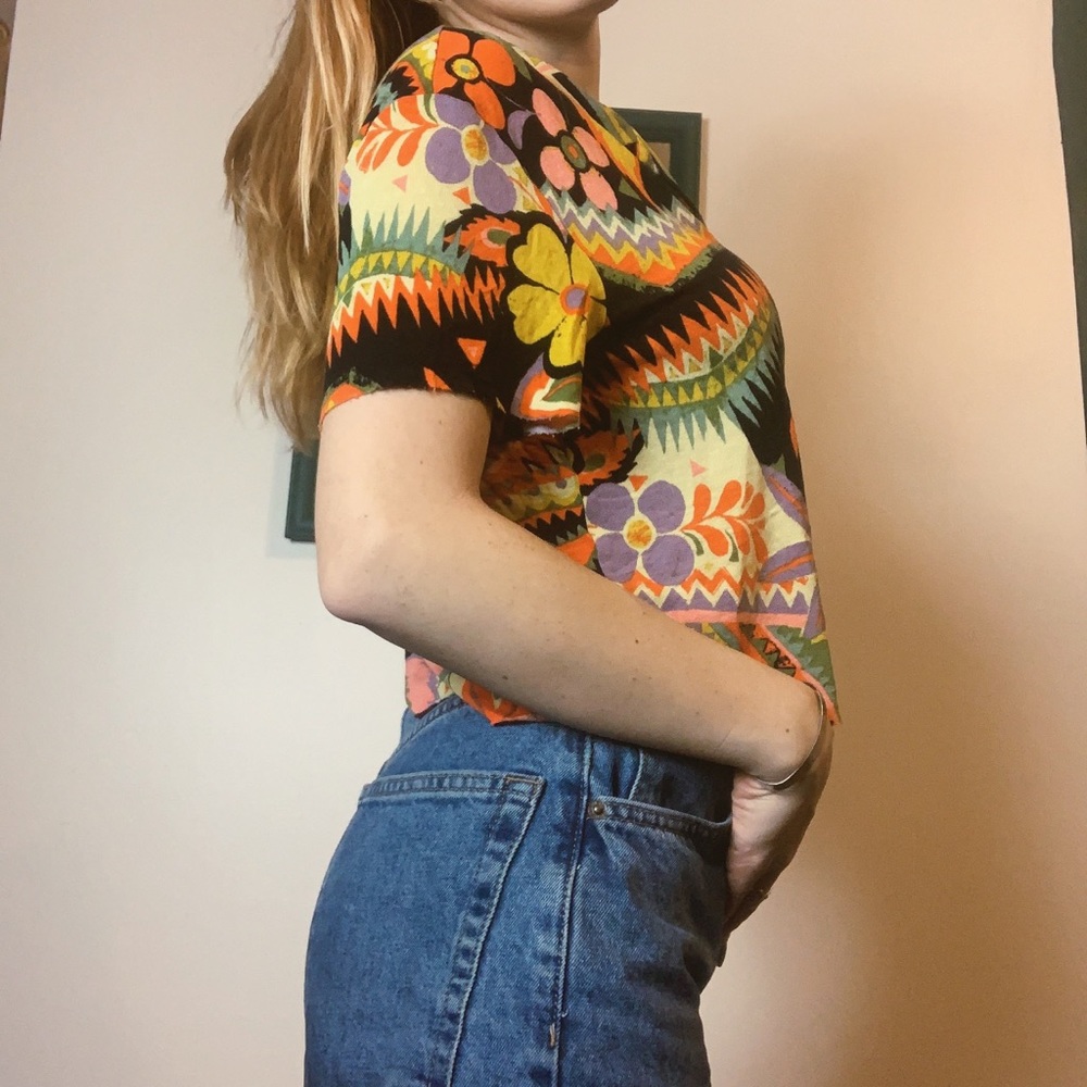 🌼Abstract Retro Button Up🌼 - Picture 4 of 5